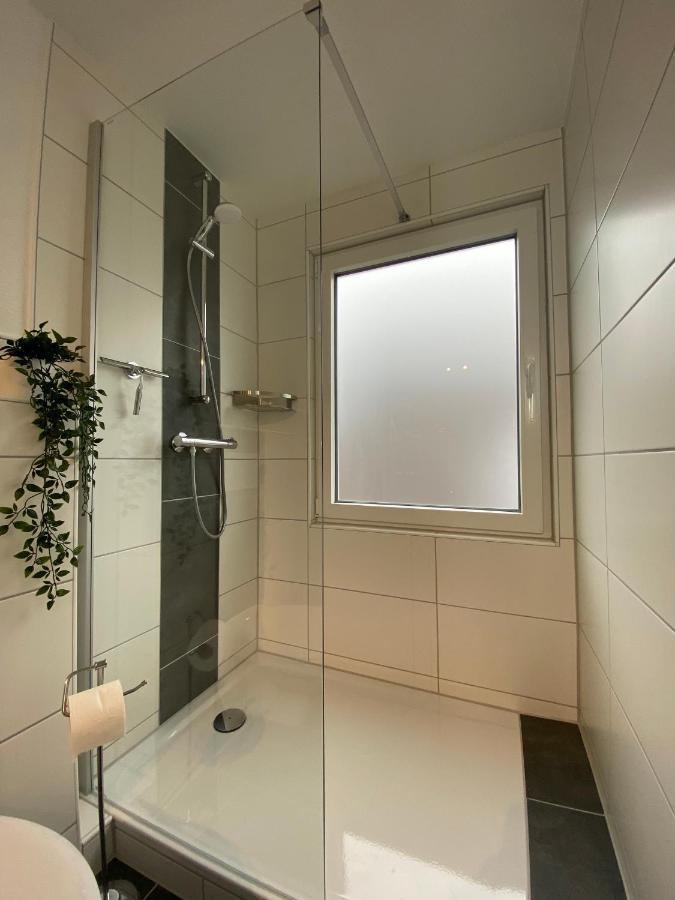 Charmante Altbauwohnung an der Kesselschleuse 3 Emden Exterior foto