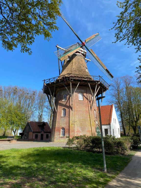 Charmante Altbauwohnung an der Kesselschleuse 3 Emden Exterior foto